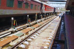 Bihar Railway Station: बिहार के इस रेलवे स्टेशन पर लगेगा बिना गिट्टी वाला ट्रैक, ट्रेन की बढ़ेगी स्पीड और सुविधा