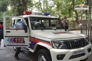 Patna: हाथों में तिरंगा लेकर सरकार के खिलाफ पटना की सड़कों पर उतरे डायल-112 के ड्राइवर