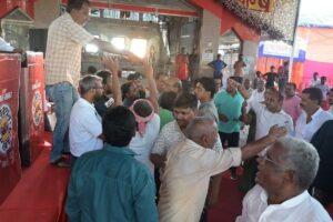 सुपौल विधानसभा के चौपाल में निजी टिप्पणी हुई तो मंच पर छिड़ा घमासान, जनता ने भी लगा दी आरोपों की झड़ी 