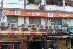 झारखंड के चाईबासा में दिनदहाड़े पेट्रोल पंप कर्मचारी से पांच लाख की लूट, पिस्तौल की बट से मारकर किया घायल