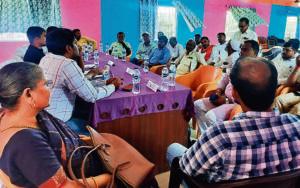 Gopalganj News : पंचदेवरी में पंस की बैठक में छाये रहे कई मामले, बिजली कंपनी की उदासीनता पर भी उठे सवाल