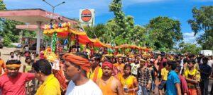 जयकारों के बीच 54 फीट के कांवर से जल लेकर कांवरिया बासुकीनाथ धाम रवाना