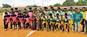 Chaibasa News : रोलाडीह में तीन राज्यों की टीमों का फुटबॉल महाकुंभ शुरू