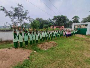 Lead News : स्कूल के ऊपर हाइटेंशन तार से बना रहता खतरा