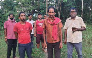 एक सप्ताह से लापता युवक की सरबरिया जंगल में पेड़ से लटकी मिली लाश