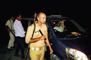 Gopalganj News : विस चुनाव को लेकर जिले के 23 चेकपोस्ट पर आरक्षी अधीक्षक ने किया हाइ अलर्ट