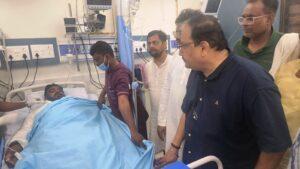 अनशनकारी राजद नेता की बिगड़ी तबीयत, निजी नर्सिंग होम में कराया गया भर्ती
