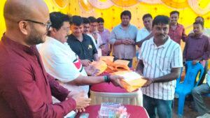 Deoghar news : विश्वकर्मा पूजा के अवसर पर बेहतर सेवा देने वाले 42 बिजली मिस्त्री हुए सम्मानित