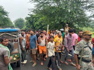कासिमपुर गांव के समीप गढ्ढे से अज्ञात युवती का शव बरामद