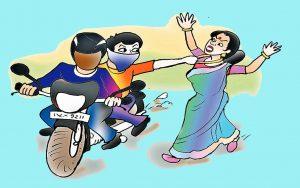 Crime News : पलामू में घर के बाहर टहल रही महिला के गले से डेढ़ लाख की चेन छीनकर भागे बदमाश