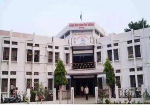 बिहार यूनिवर्सिटी के मेरिट लिस्ट पर अब उठा सवाल, कॉलेज में विषय की पढ़ाई नहीं, नामांकन कराने पहुंच रहे छात्र