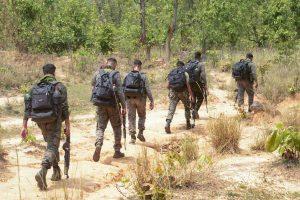 Naxal News: लातेहार में सुरक्षाबलों और नक्सलियों के बीच मुठभेड़, 10 लाख के इनामी नक्सली पप्पू लोहरा समेत 2 मारे गए