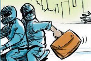 Crime News : पलामू में डिक्की से उच्चके ने उड़ाये 25 लाख के जेवर, सीसीटीवी फुटेज खंगाल रही पुलिस