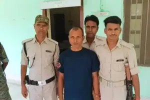 बिहार के मधुबनी में निगरानी टीम की बड़ी कार्रवाई, तीन लाख रिश्वत लेते अंचल निरीक्षक रंगेहाथ गिरफ्तार