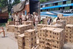 Bihar: नींबू की बोरियों के नीचे छिपा रखी थी लाखों की शराब, पुलिस ने तस्करों के मंसूबे पर फेरा पानी