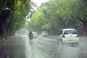 Bihar Rain Alert: बिहार के 4 जिलों में अगले 48 घंटे होगी भयंकर बारिश, 15 जिलों में IMD का अलर्ट, ठनका और आंधी-तूफान की भी चेतवानी