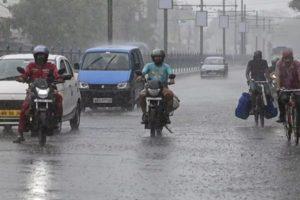 Bihar Rain Alert: बिहार के इन जिलों के लोगों को झेलना होगा मौसम का डबल मार, अगले 48 घंटे के लिए IMD का ऑरेंज और येलो अलर्ट