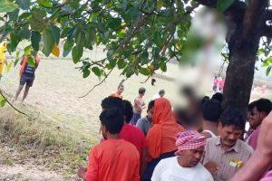 Crime News : गिरिडीह में बरगद के पेड़ से झूलता मिला युवक का शव, बेटे की मौत से टूटे परिजन