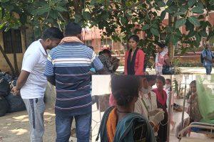 Jharkhand Crime: पीने के लिए मांगा पानी, फिर टांगी से महिला को काट डाला, सनकी ने तीन को किया जख्मी, कुएं से हुआ अरेस्ट