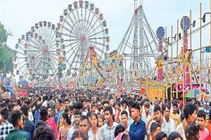 Jagannathpur Mela: जगन्नाथपुर मेला में तीर-धनुष और बांस की चूड़ी का क्रेज, 20 से अधिक झूले हैं आकर्षण का केंद्र