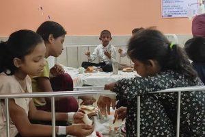 मधेपुरा : &#8216;काजू&#8217; समझ खा गए अंडी के बीज, एक दर्जन से अधिक बच्चे बीमार 