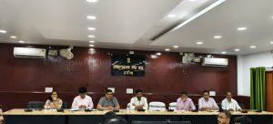 संभावित बाढ़ के खतरों से निबटने के लिए तैयारी करें पूरी: डीएम
