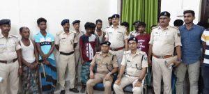 सड़क हादसे के बाद पुलिस के 112 डायल वाहन में तोड़फाेड़ मामले में एक दर्जन गिरफ्तार