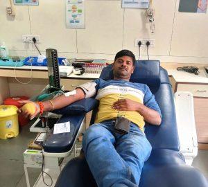 Bokaro News : चंद्रपुरा के दीपक 15 वर्षाें में 65 बार कर चुके हैं रक्तदान