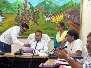 बच्चों की योजनाओं का लाभ पहुंचाना प्रशासन की प्राथमिकता : डीडीसी