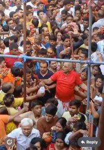 बाबा मंदिर में उमड़ी भारी भीड़, चिलचिलाती धुप में कई श्रद्धालु गश खाकर गिरे
