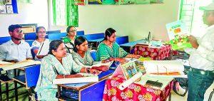 Chaibasa News : विद्यालयों में प्रगति मूल्यांकन व शिक्षक प्रशिक्षण पर विशेष जोर