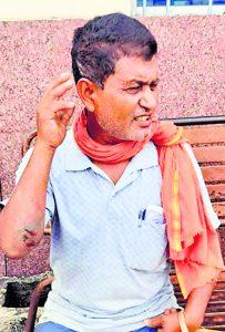 Jamshedpur News : टाटानगर में दौड़कर ट्रेन पकड़ने के चक्कर में एक व्यक्ति की मौत, एक घायल