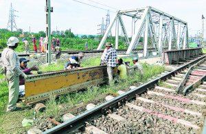 Jamshedpur News : सलगाझड़ी में थर्ड लाइन बिछाने का काम तेज, 20 से अधिक ट्रेनें रद्द