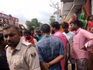 hajipur news. सड़क पार कर रहे बच्चे की अज्ञात वाहन की टक्कर से मौत