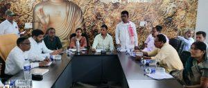 Giridih News: अधिकारियों के अनुपस्थित रहने पर नाराजगी, शो-कॉज का निर्णय