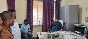 खलारी अंचल कार्यालय के छत से टपक रहा पानी