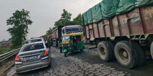 Aurangabad News : दूसरे दिन भी एनएच जाम होने से लोग रहे परेशान