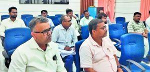 Gopalganj News  : 30 जून तक पुल व पुलिया की सफाई का काम पूरा कराएं अधिकारी : डीएम