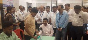 Chaibasa News : एक बार रक्तदान करने से बचायी जा सकती है तीन लोगों की जान: उपायुक्त