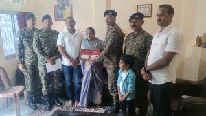 शहीद रतन सिंह के परिजन किये गये सम्मानित