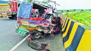 Saran News : स्काॅर्पियो व ऑटो की टक्कर में दो मजदूरों की मौत, छह घायल