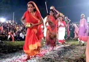 चूरी बस्ती में भोक्ताओं ने की फूलखुंदी