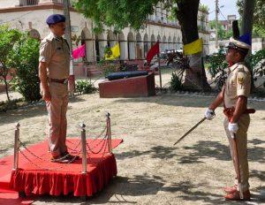 डीआइजी ने पूर्णिया पुलिस लाइन का किया निरीक्षण, दिये कई निर्देश