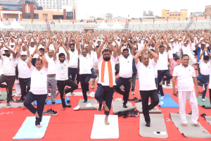 Yoga Day 2025: पटना के पाटलिपुत्र खेल परिसर में योग समारोह का आयोजन, मंगल पांडेय, सम्राट चौधरी समेत कई नेता रहे मौजूद