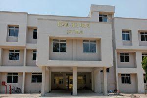 Hazaribagh News: हजारीबाग के इस सरकारी कार्यालय में बड़ा हादसा, बारिश के बीच ढह गयी जर्जर चहारदीवारी