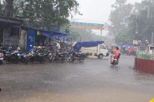 Jharkhand Weather: रांची समेत दो जिलों में तेज हवाओं के साथ बारिश, वज्रपात की आशंका