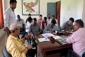 Hazaribagh News: श्रम अधीक्षक ने यात्री वाहन और ट्रांसपोर्ट संचालकों के साथ की बैठक, दिये अहम निर्देश