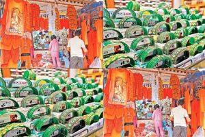 Sawan 2025: बाबा की भक्ति में केसरिया हुआ कपड़ों का बाजार, श्रृंगार में दिख रही हरे रंग की धूम