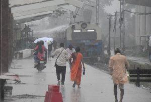Nowcast Bihar: बिहार के इन 3 जिलों में अगले 3 घंटे होगी भयंकर बारिश, IMD ने अगले 24 घंटे के लिए जारी किया येलो अलर्ट