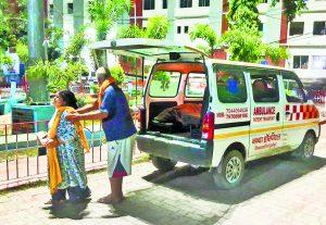 Gopalganj News  : बिजली के पोल पर चढ़ते ही करेंट से लाइनमैन की मौत, लोगों में आक्रोश